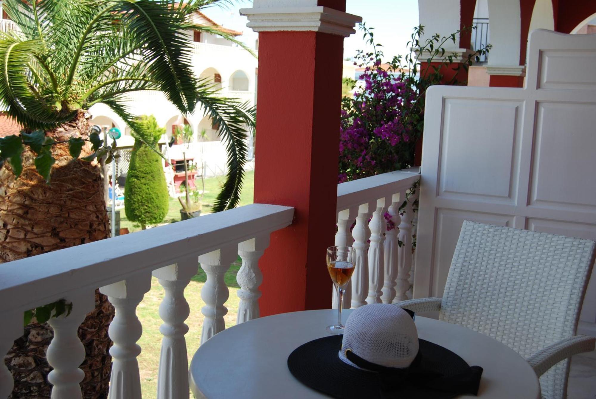 Tropical Studios Лаганас Экстерьер фото